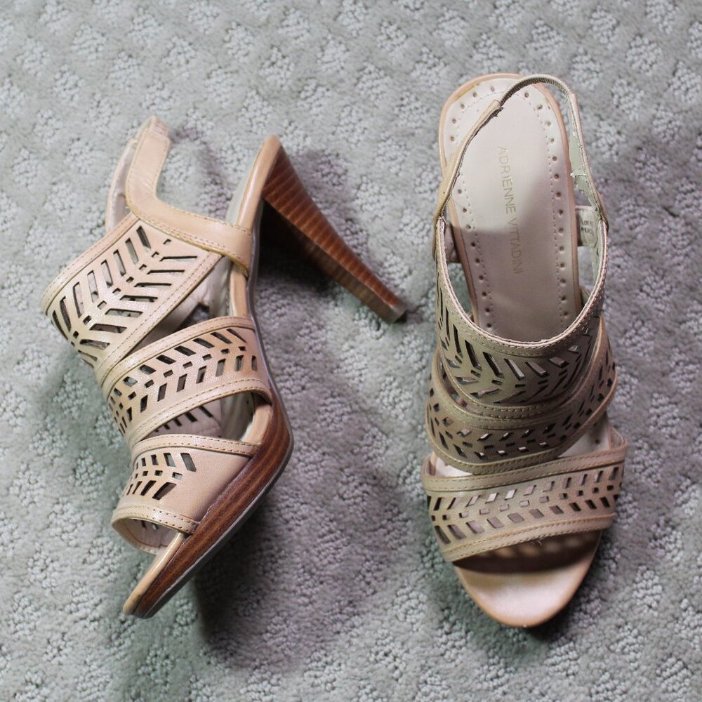 Adrienne Vittadini Prim Size 7.5M Laser Cut Nude Faux Leather 4" Stacked Heel